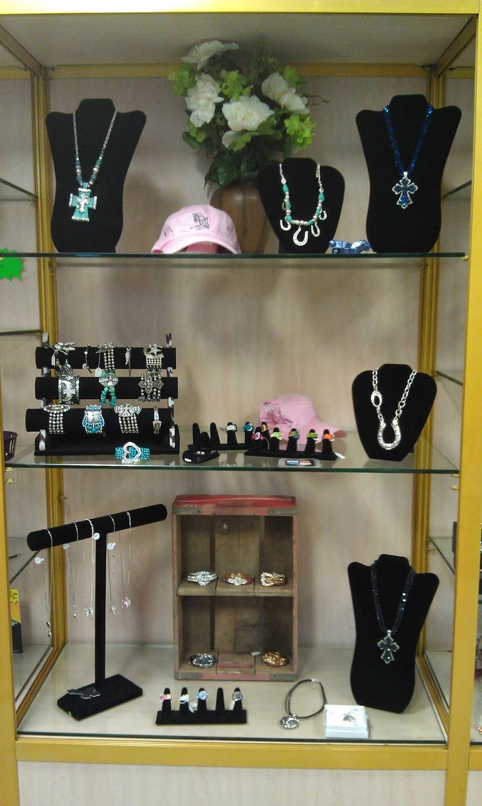 Oak Spring Bling | 15205 Bushy Park Rd, Woodbine, MD 21797 | Phone: (443) 745-5067