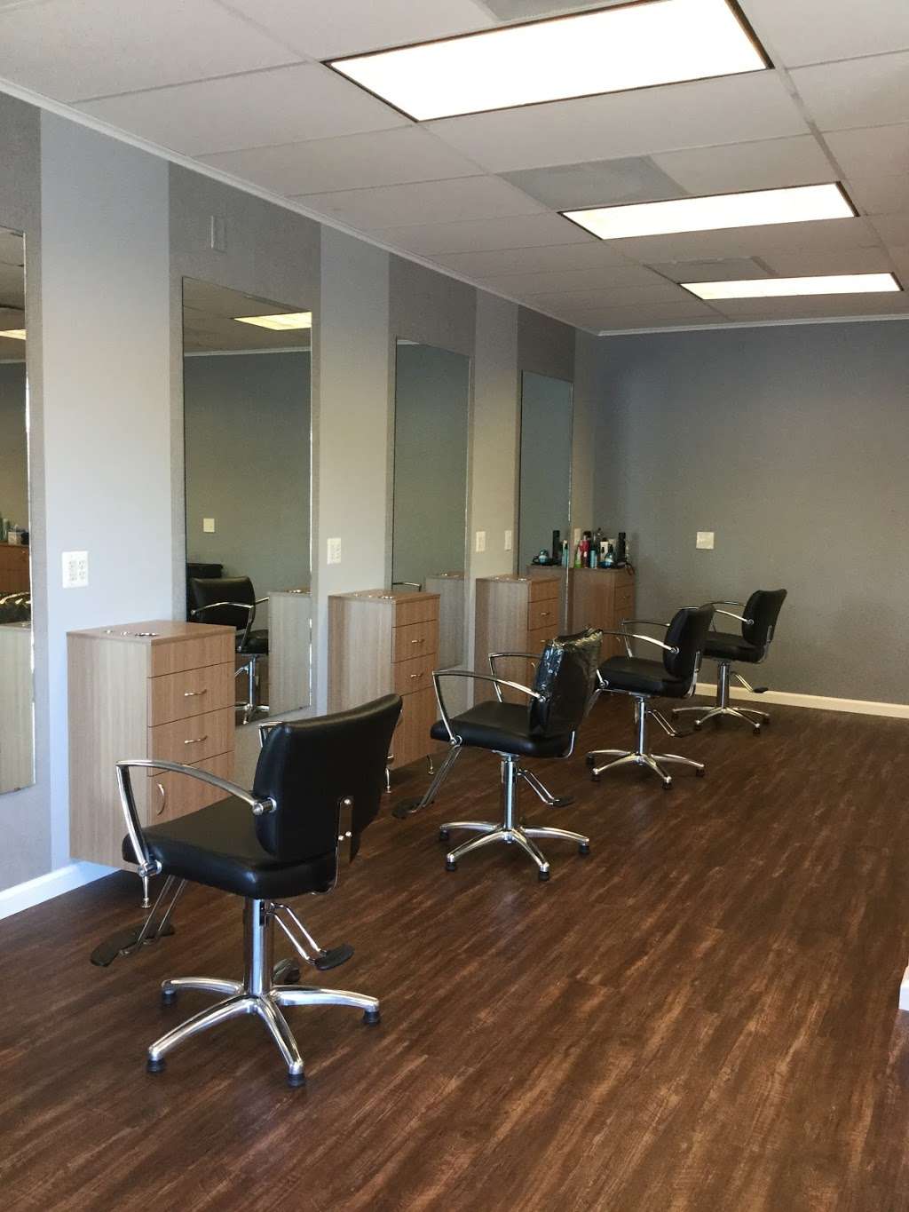 Cut and Curl Hair Salon, 334 Main St, Matawan, NJ 07747, USA