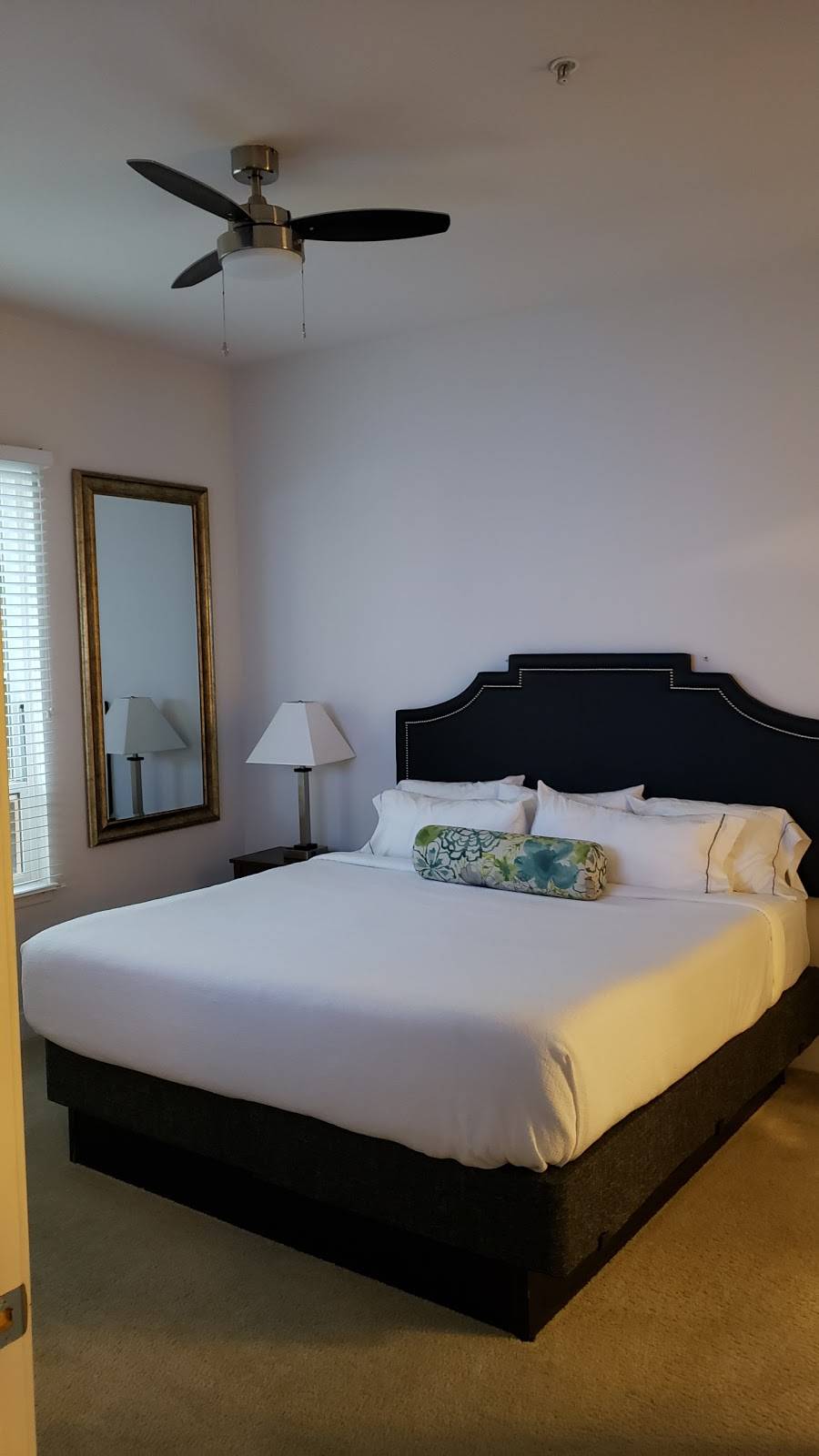 Stay Alfred at Broadstone Scottsdale Quarter | 15345 N Scottsdale Rd, Scottsdale, AZ 85254, USA | Phone: (866) 232-3864