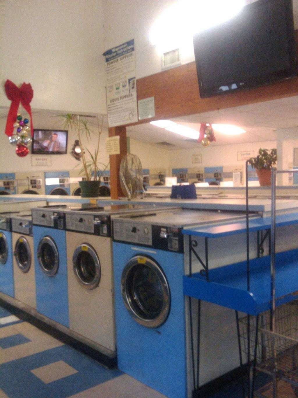 USA Laundromat | 429 Schuylkill Rd, Phoenixville, PA 19460, USA | Phone: (484) 924-9391