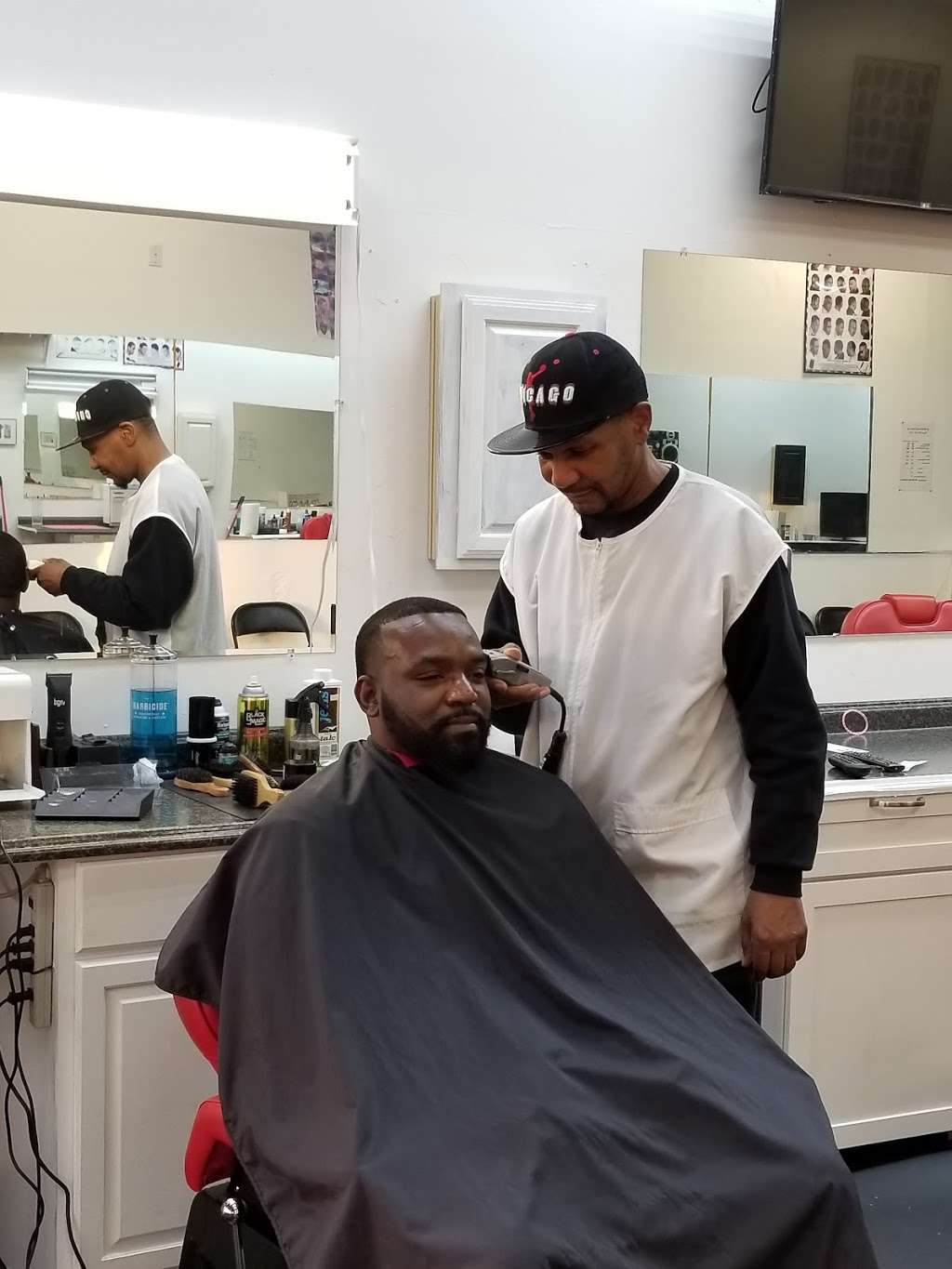 J Js Barbershop | 7211 FM 1960 Ste 250, Humble, TX 77338, USA | Phone: (281) 623-5327