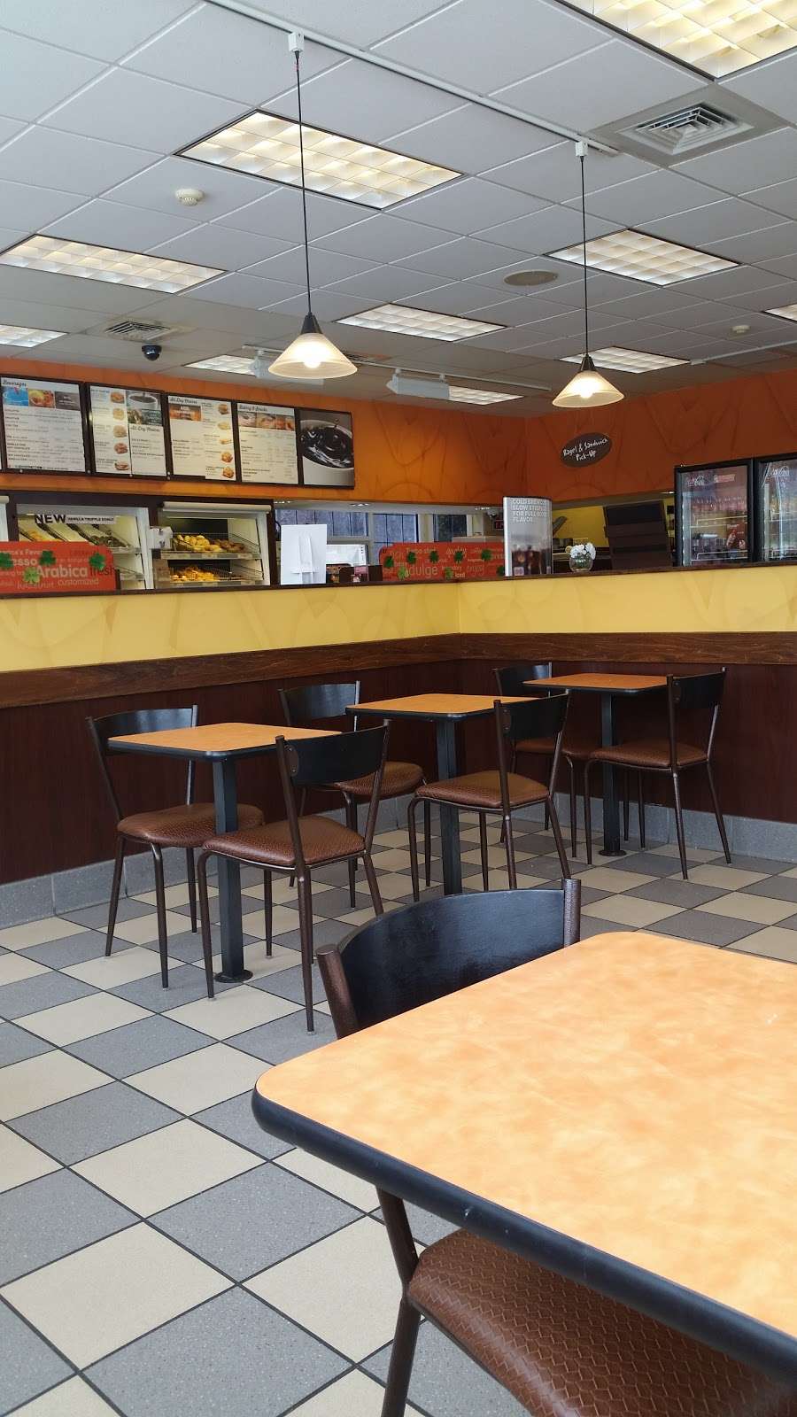 Dunkin | 1319 Eddie Dowling Hwy, Lincoln, RI 02865, USA | Phone: (401) 765-0800