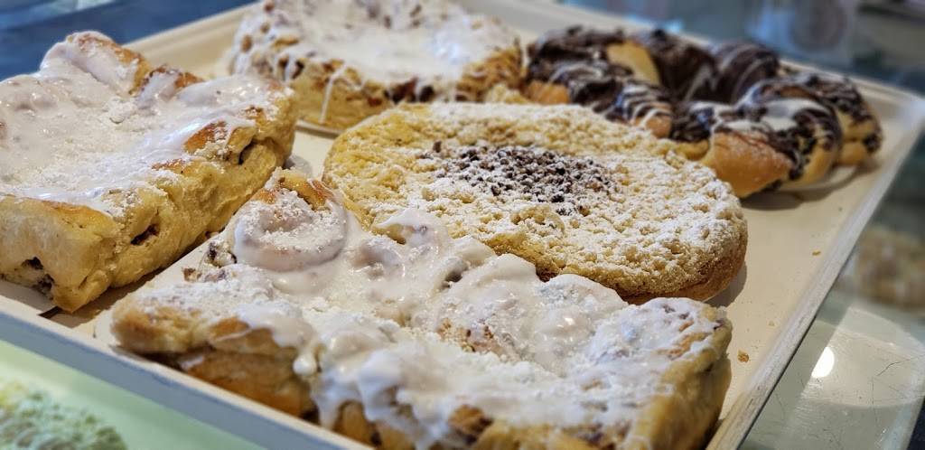 Bellos Bakery & Pastries | 11744 Manchester Rd, St. Louis, MO 63131, USA | Phone: (314) 821-2509