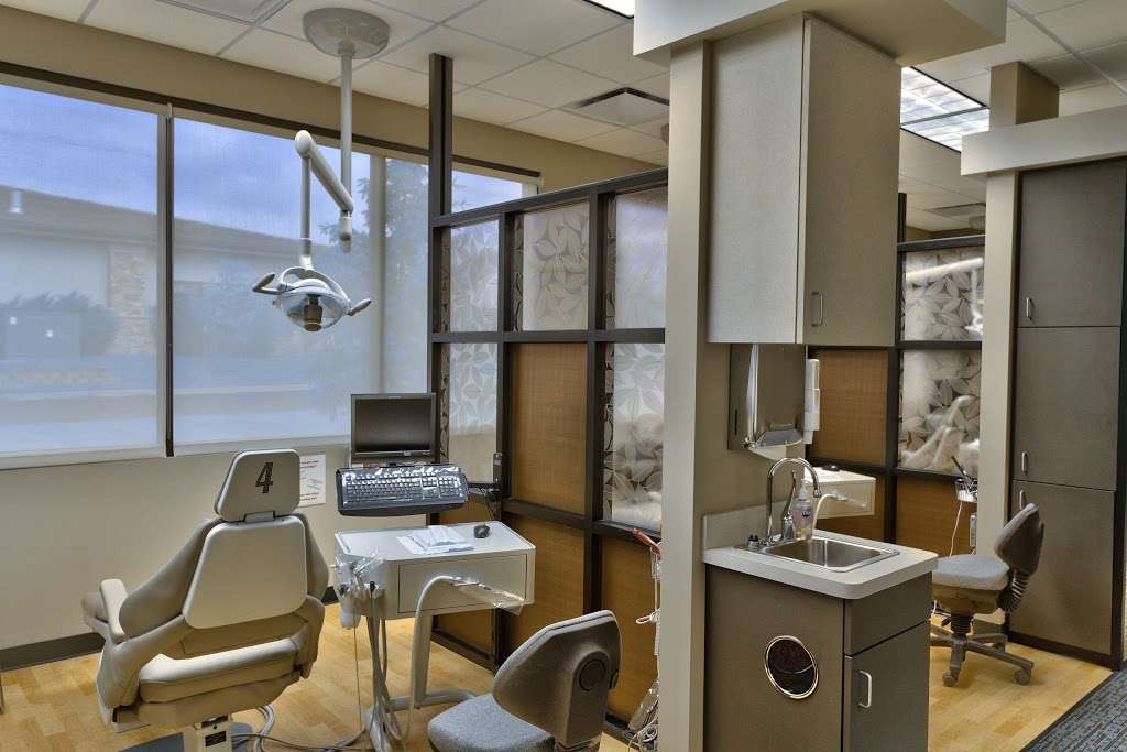 Fry Orthodontic Specialists | 8764 151st St, Overland Park, KS 66221, USA | Phone: (913) 469-9191