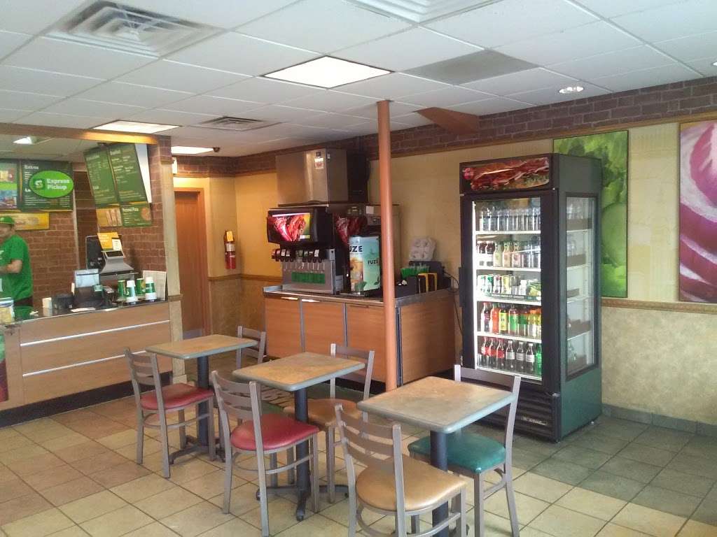 Subway Restaurants | 1451 Indianapolis Blvd, Whiting, IN 46394, USA | Phone: (219) 659-6559