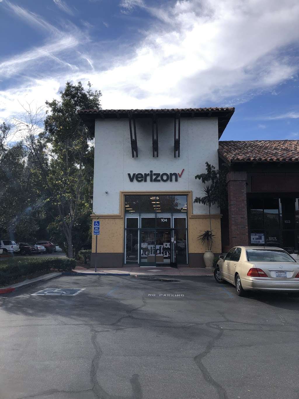 Verizon | 121 S Westlake Blvd Ste 104, Westlake Village, CA 91362, USA | Phone: (805) 370-1112