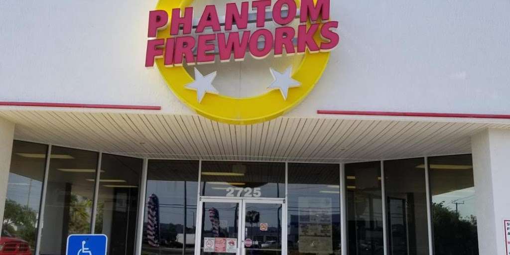 Phantom Fireworks of Cocoa | 2725 West King Street, FL-520, Cocoa, FL 32926, USA | Phone: (321) 631-3611