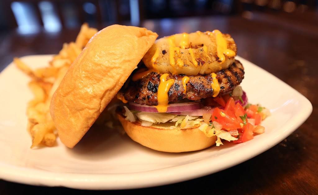 The Goose Burgers & Beer | 3320 Truxtun Ave #150, Bakersfield, CA 93301 | Phone: (661) 631-1242