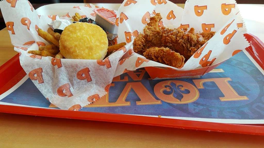 Popeyes Louisiana Kitchen | 1860 N Perris Blvd, Perris, CA 92571 | Phone: (951) 490-0475