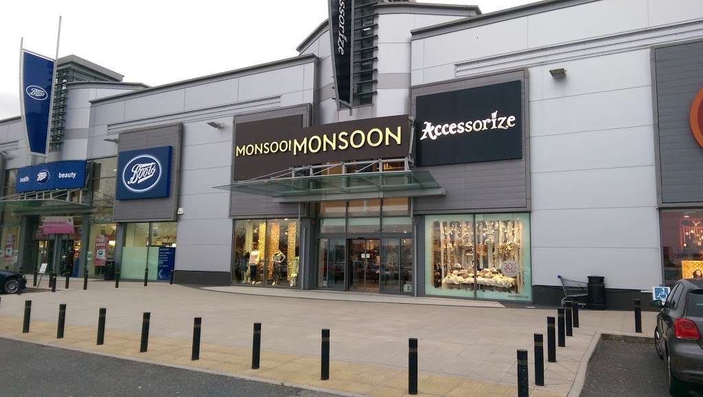 Monsoon | 3, Colney Fields Shopping Park, Barnet Rd, London Colney, St Albans AL2 1AB, UK | Phone: 01727 823235