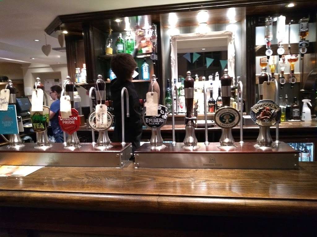 The Queens Head | Queens Head, 73 High St, Orpington BR6 6BQ, UK | Phone: 01689 853455