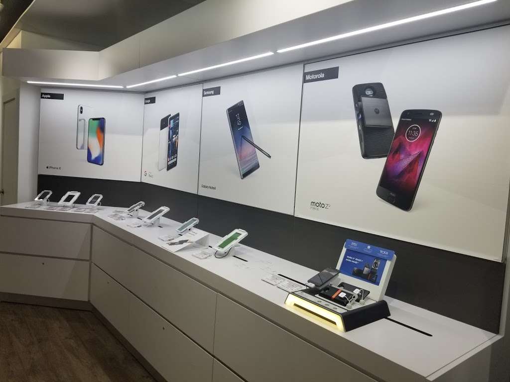 Verizon | 5314 N Clark St, Chicago, IL 60640, USA | Phone: (773) 961-8415