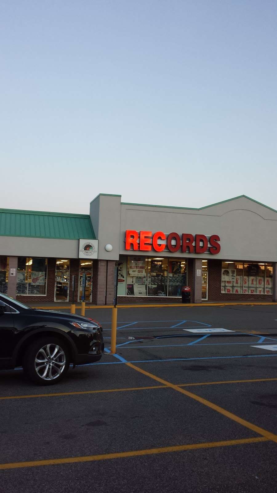 Vintage Vinyl Records | 51 Lafayette Rd, Fords, NJ 08863, USA | Phone: (732) 225-7717