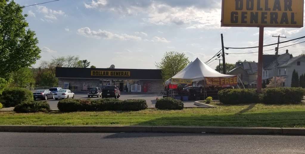 Dollar General | 440 Main St, Walnutport, PA 18088, USA | Phone: (610) 767-7641