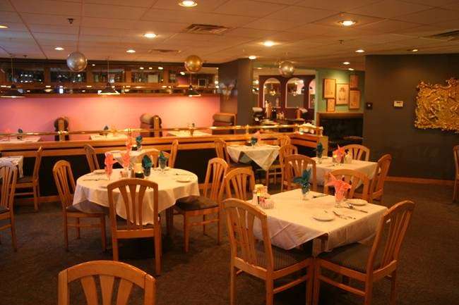 The Colosseum Restaurant | 264 N Broadway # 101, Salem, NH 03079, USA | Phone: (603) 898-1190