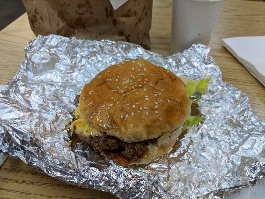 Five Guys | 258 Daniel Webster Hwy, Nashua, NH 03060, USA | Phone: (603) 897-0025