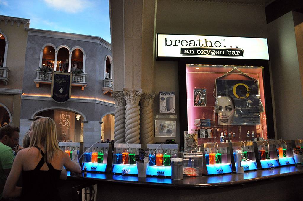 BreatheO2 Oxygen Bar At Venetian Grand Canal Shoppes | 3377 S Las Vegas Blvd, Las Vegas, NV 89109, USA | Phone: (702) 739-1802