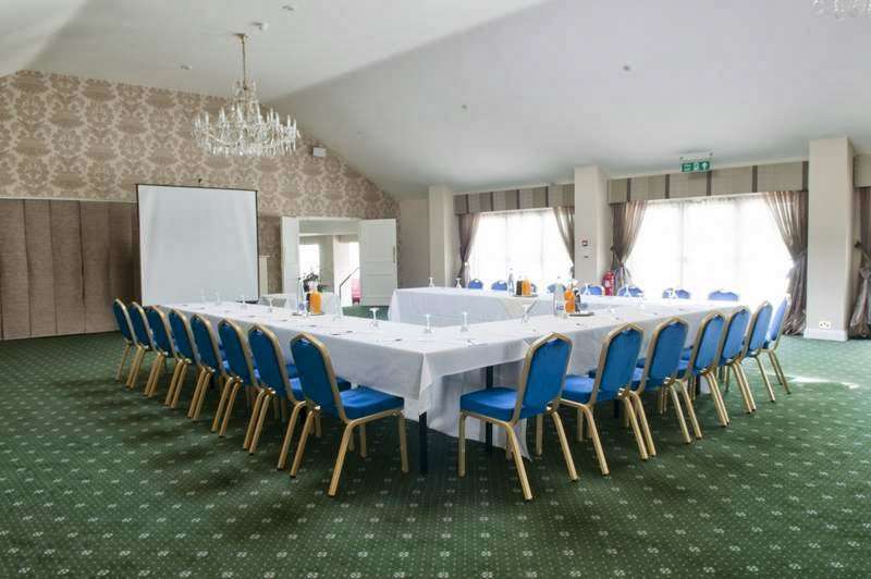 Hadlow Manor Hotel | Maidstone Rd, Tonbridge TN11 0JH, UK | Phone: 01732 851442