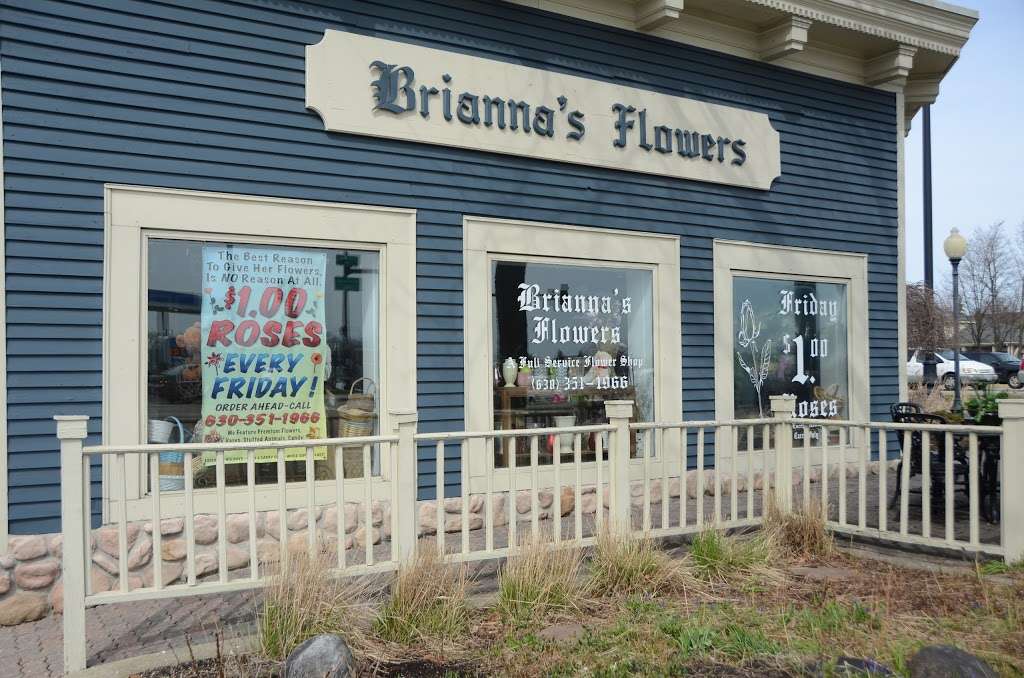 Briannas Flowers | 102 W Lake St, Bloomingdale, IL 60108, USA | Phone: (630) 351-1966