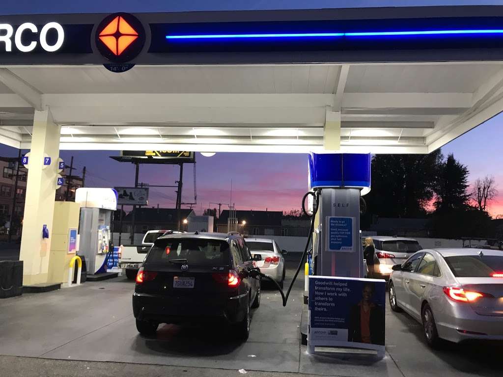 Arco 14114 Vanowen St Van Nuys Ca 91405 Usa - gas station with 2 car washes roblox