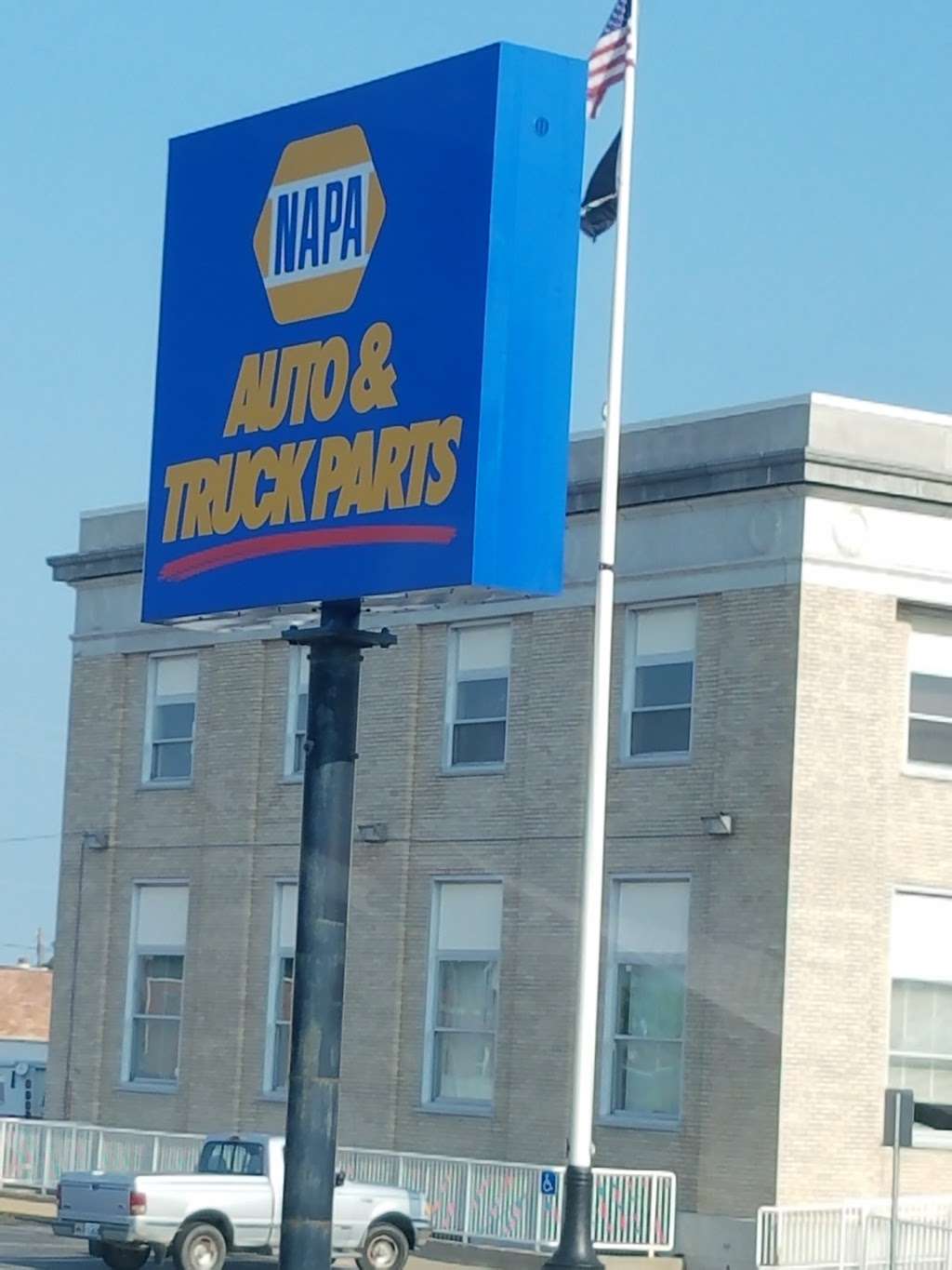 NAPA Auto Parts - Auto Parts of Clinton | 211 E Douglas St, Clinton, MO 64735, USA | Phone: (660) 383-1333