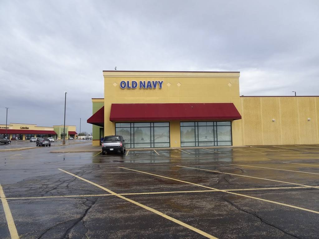 Old Navy Outlet | 642 Linmar Ln, Johnson Creek, WI 53038 | Phone: (920) 699-5700