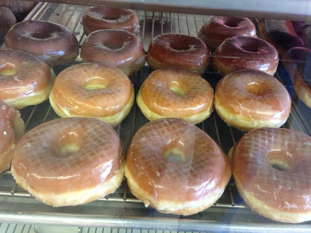 Mr Goods Donuts Shop | 1840 E Colorado Blvd, Pasadena, CA 91107 | Phone: (626) 796-7356