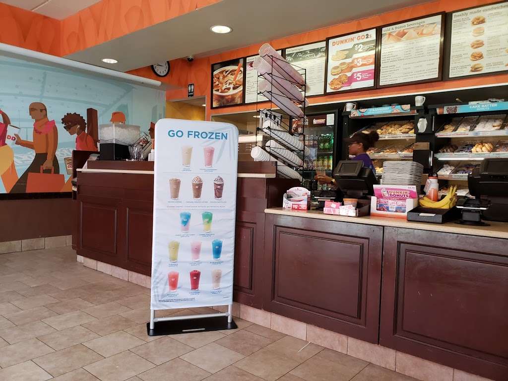 Dunkin | 221 Patriot Pl, Foxborough, MA 02035 | Phone: (508) 543-2650