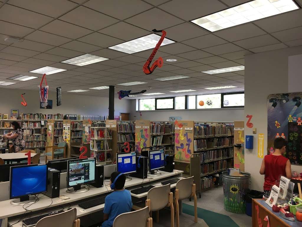 Nanuet Public Library | 149 Church St, Nanuet, NY 10954, USA | Phone: (845) 623-4281