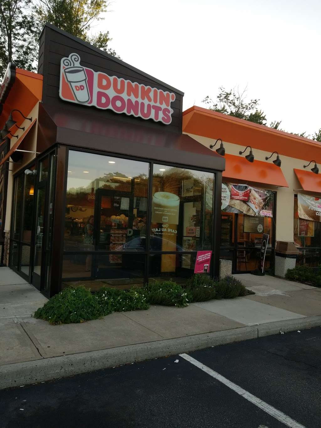 Dunkin Donuts | 2614 County Rd 516, Old Bridge, NJ 08857, USA | Phone: (732) 679-2775