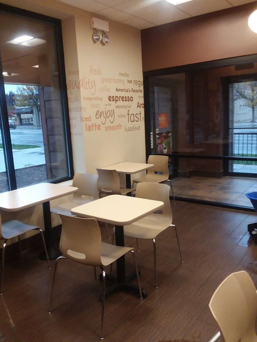 Dunkin Donuts | 1465 W 95th St, Chicago, IL 60643 | Phone: (773) 941-8586