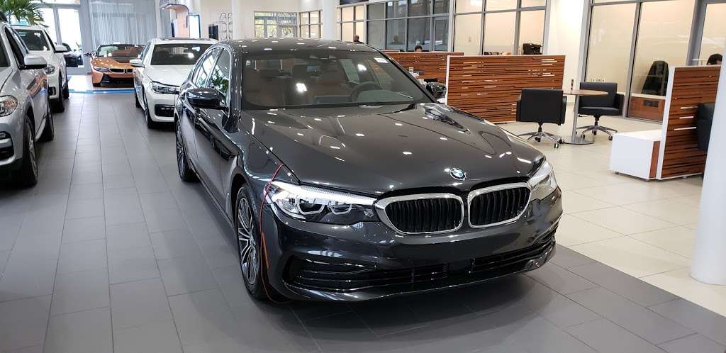 Habberstad BMW | 945 E Jericho Turnpike, Huntington Station, NY 11746, USA | Phone: (800) 997-9313