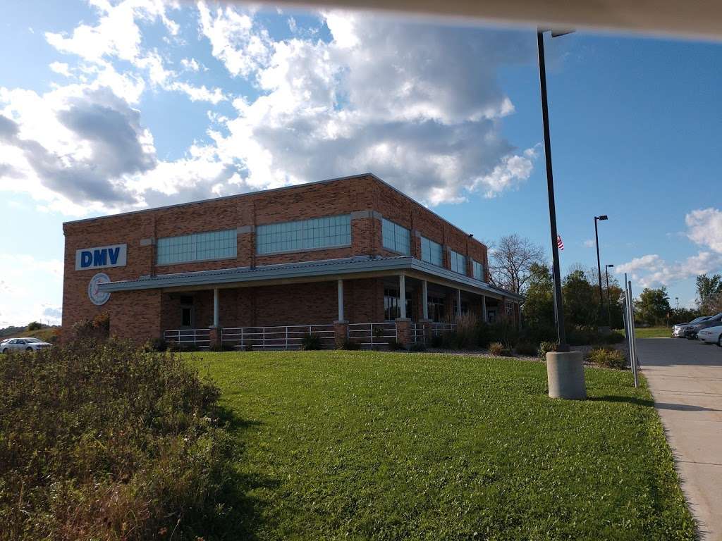 Waukesha DMV | 2019 Golf Rd, Pewaukee, WI 53072, USA | Phone: (608) 264-7447