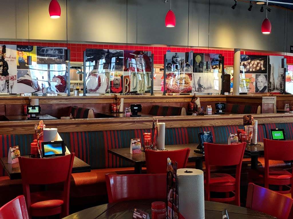 Red Robin Gourmet Burgers and Brews | 4373 La Jolla Village Dr, San Diego, CA 92122, USA | Phone: (858) 450-0343