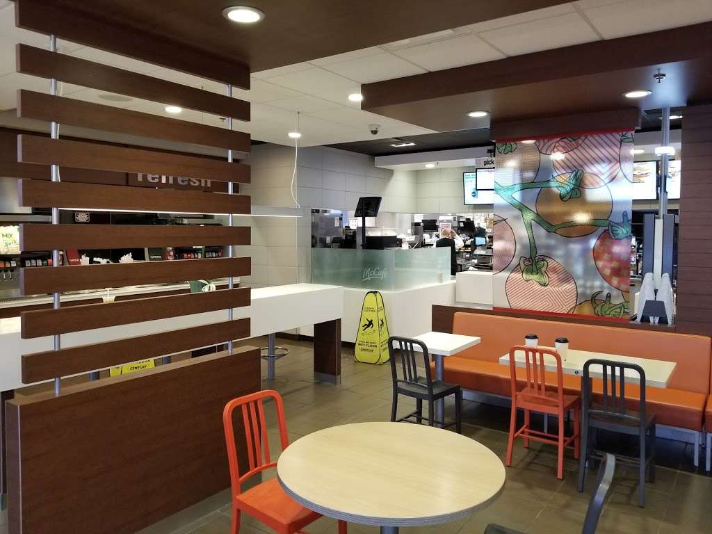 McDonalds | 12 Chester Plaza, Chester, MD 21619, USA | Phone: (410) 643-6121