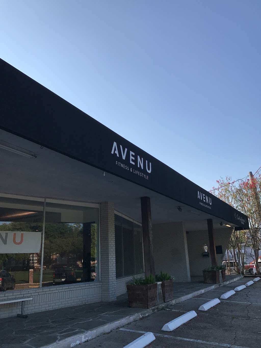 Avenu Fitness & Lifestyle | 6211 Edloe St, Houston, TX 77005 | Phone: (713) 661-5800