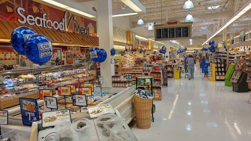 GIANT Food Stores | 173 Holly Rd, Gilbertsville, PA 19525, USA | Phone: (610) 473-3200