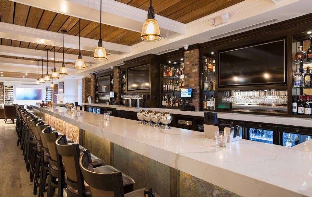 Charlies of Bay Head | 72 Bridge Ave, Bay Head, NJ 08742, USA | Phone: (732) 295-1110