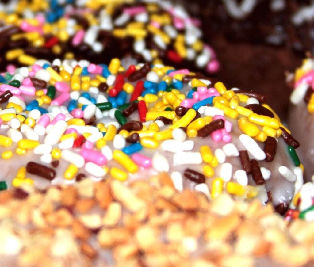 K & C House of Donuts and Mexican Pastries | 7014 N Maple Ave, Fresno, CA 93720, USA | Phone: (559) 322-6948