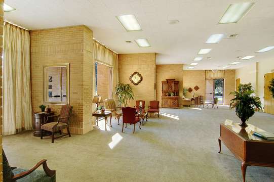 Earthman Resthaven Funeral Home | 13102 North Fwy, Houston, TX 77060 | Phone: (281) 443-0063