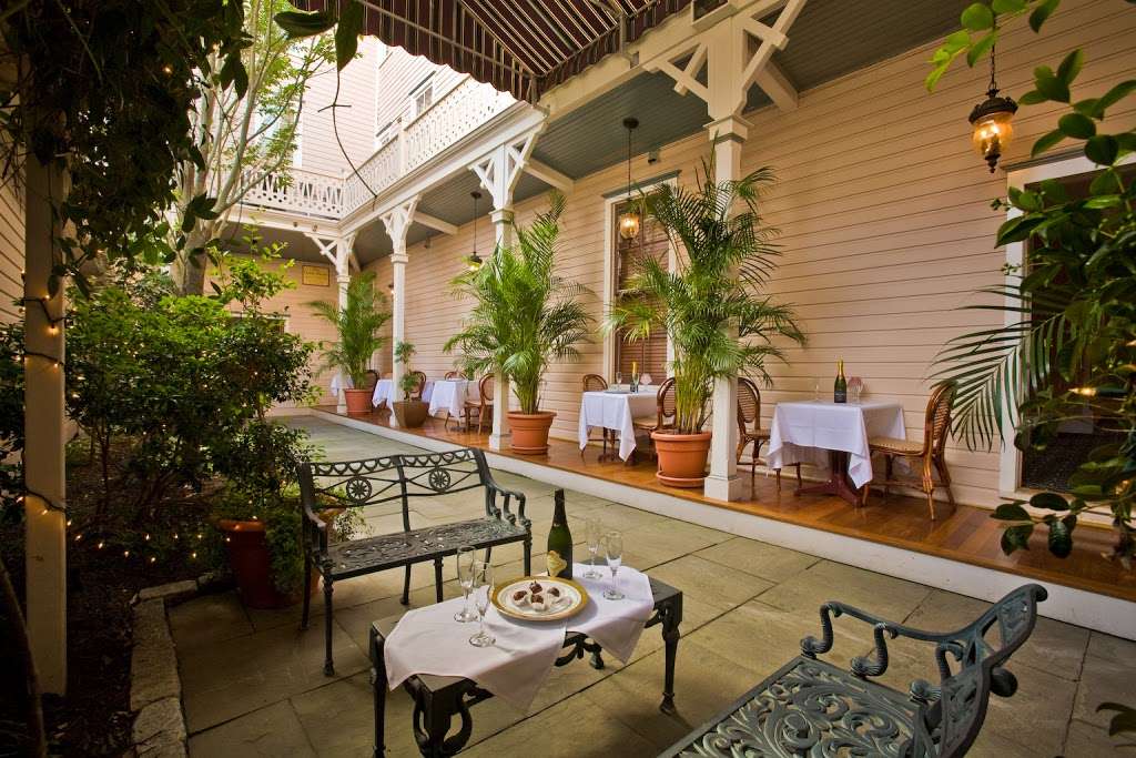 La Verandah Restaurant | 107 Grant St, Cape May, NJ 08204, USA | Phone: (609) 884-5868