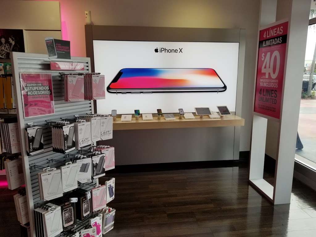 T-Mobile | 1337 E Vine St, Kissimmee, FL 34744 | Phone: (407) 483-3588