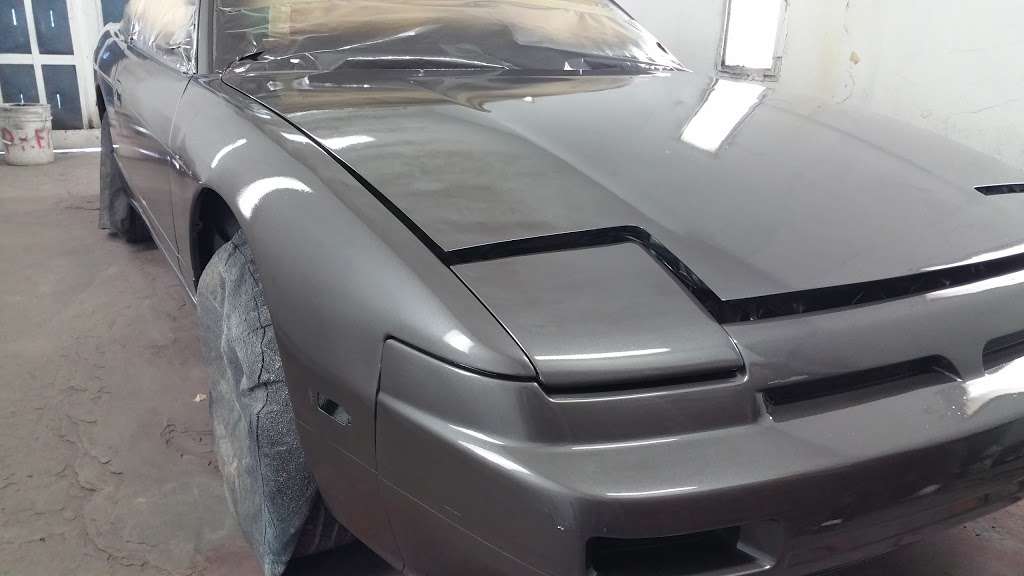 Roberto's Body & Paint 503 Alameda St, Compton, CA 90220, USA