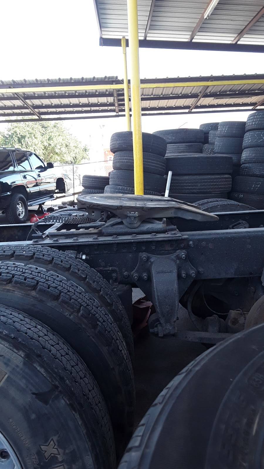 Meres Tire Service | 11102 Mines Rd, Laredo, TX 78045, USA | Phone: (956) 791-3433