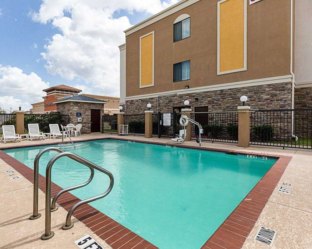 Comfort Suites | 7111 Rancho Mission Ln Drive, Houston, TX 77083, USA | Phone: (832) 379-2800