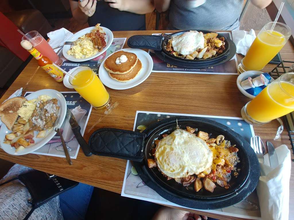 Dennys | 9312 Rosecrans Ave, Bellflower, CA 90706, USA | Phone: (562) 920-0772