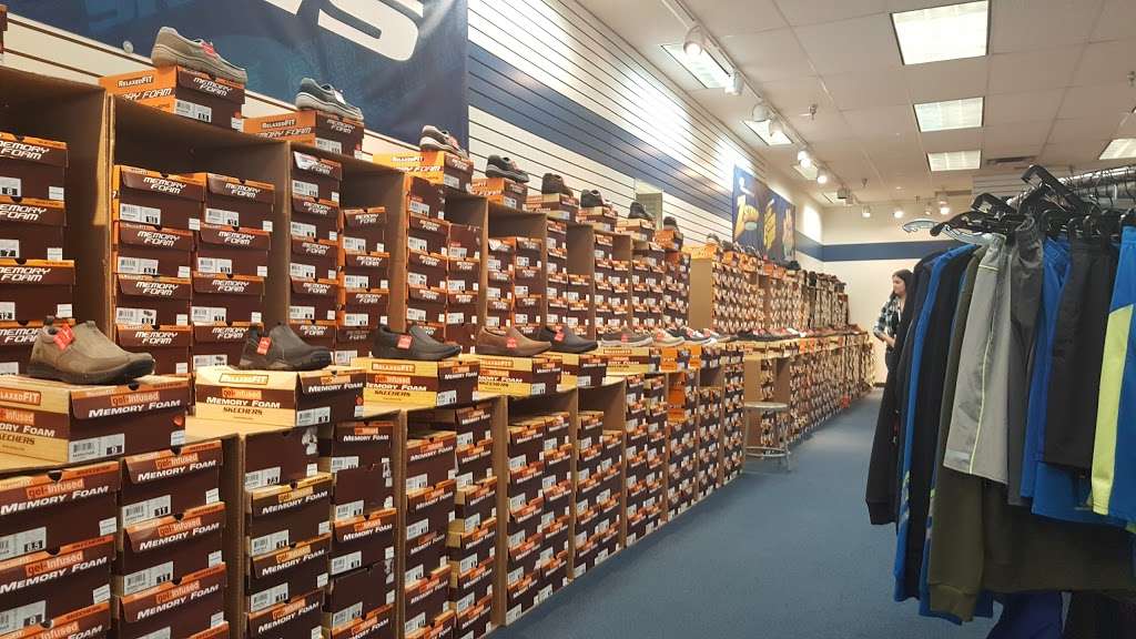 SKECHERS Factory Outlet | 17600 Collier Ave #154B, Lake Elsinore, CA 92530, USA | Phone: (951) 245-2113