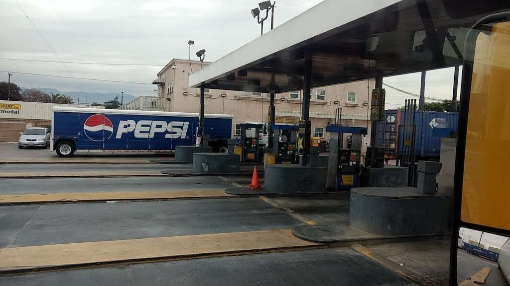 Commerce Truck Stop | 4560 E Washington Blvd, Commerce, CA 90040, USA | Phone: (323) 881-0597