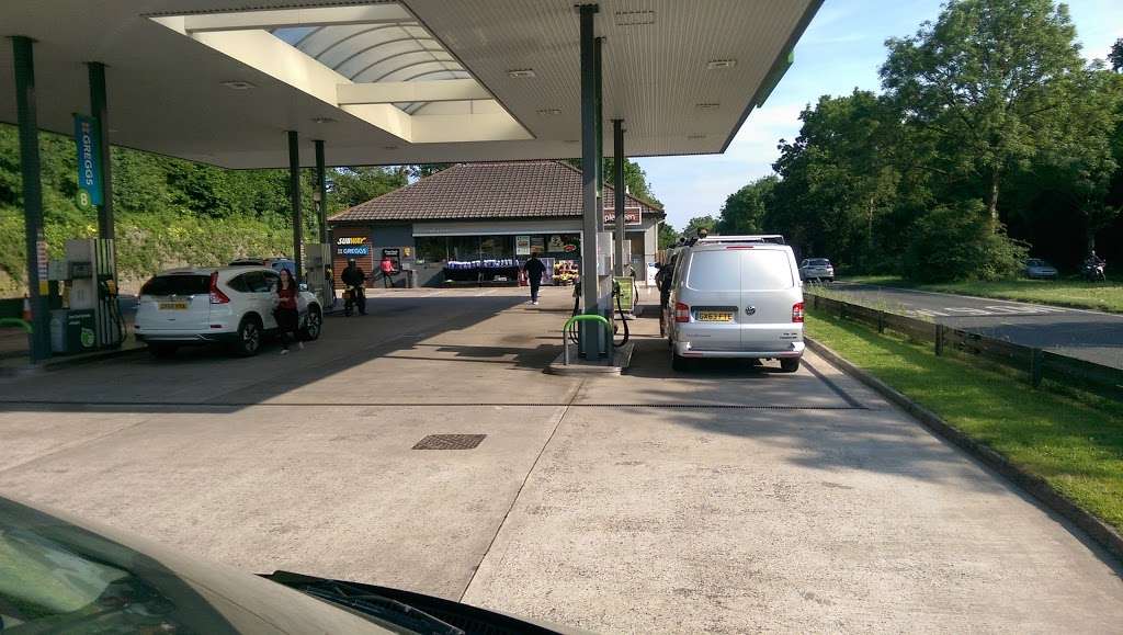 Apple Green Service Station | Crawley Ave, Crawley RH10 8BA, UK | Phone: 01293 614956