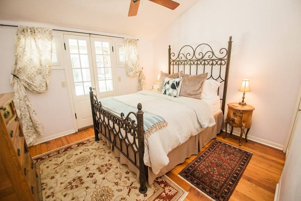 Park Lane Guest House | 221 Park Ln, Austin, TX 78704, USA | Phone: (512) 447-7460